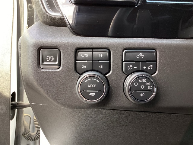 Used Car 2023 Chevrolet Silverado 1500  Lt Trail Boss For Sale Under $40,000 In San Antonio, Texas