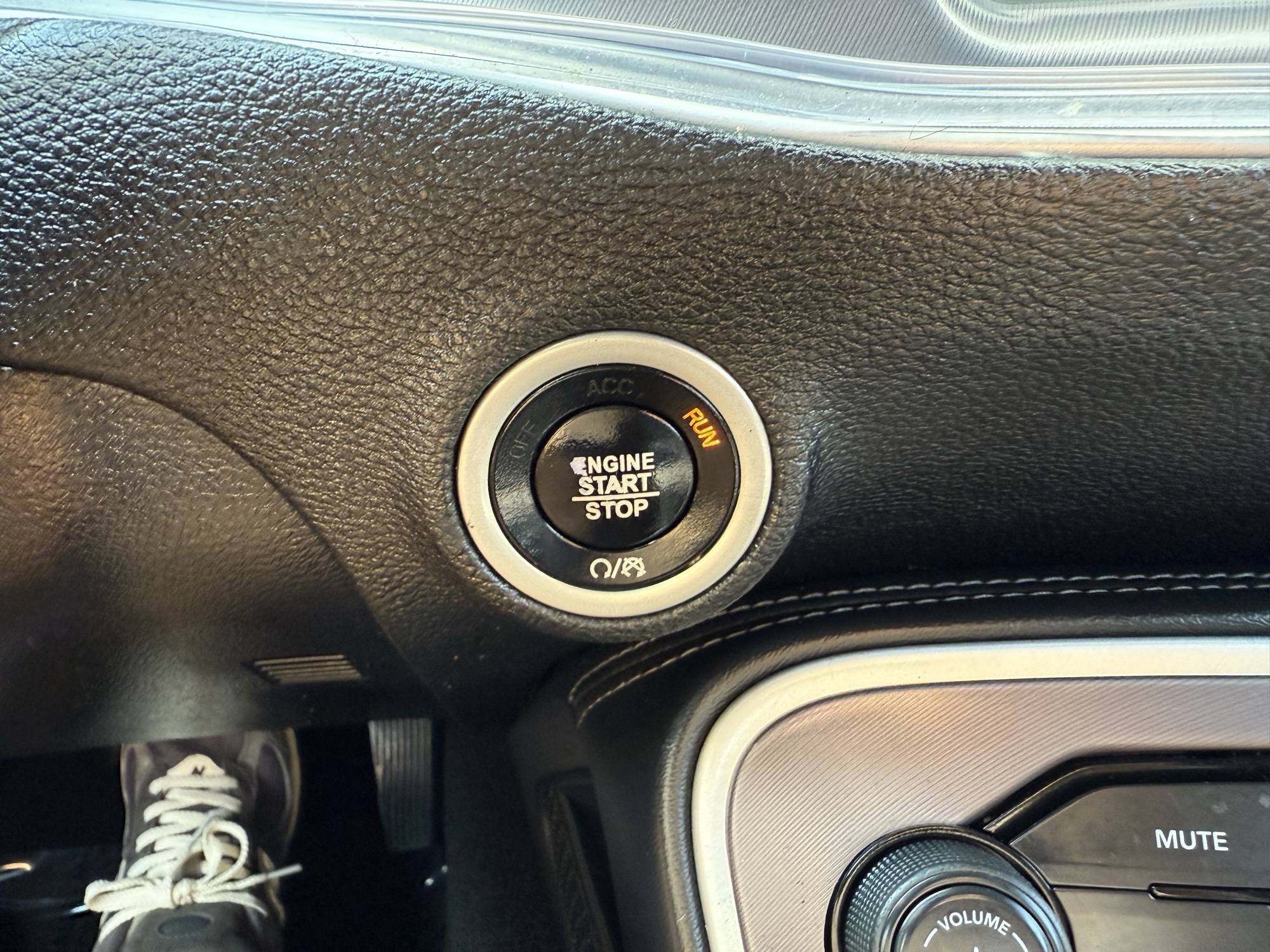 2021 Dodge Challenger SXT photo 15