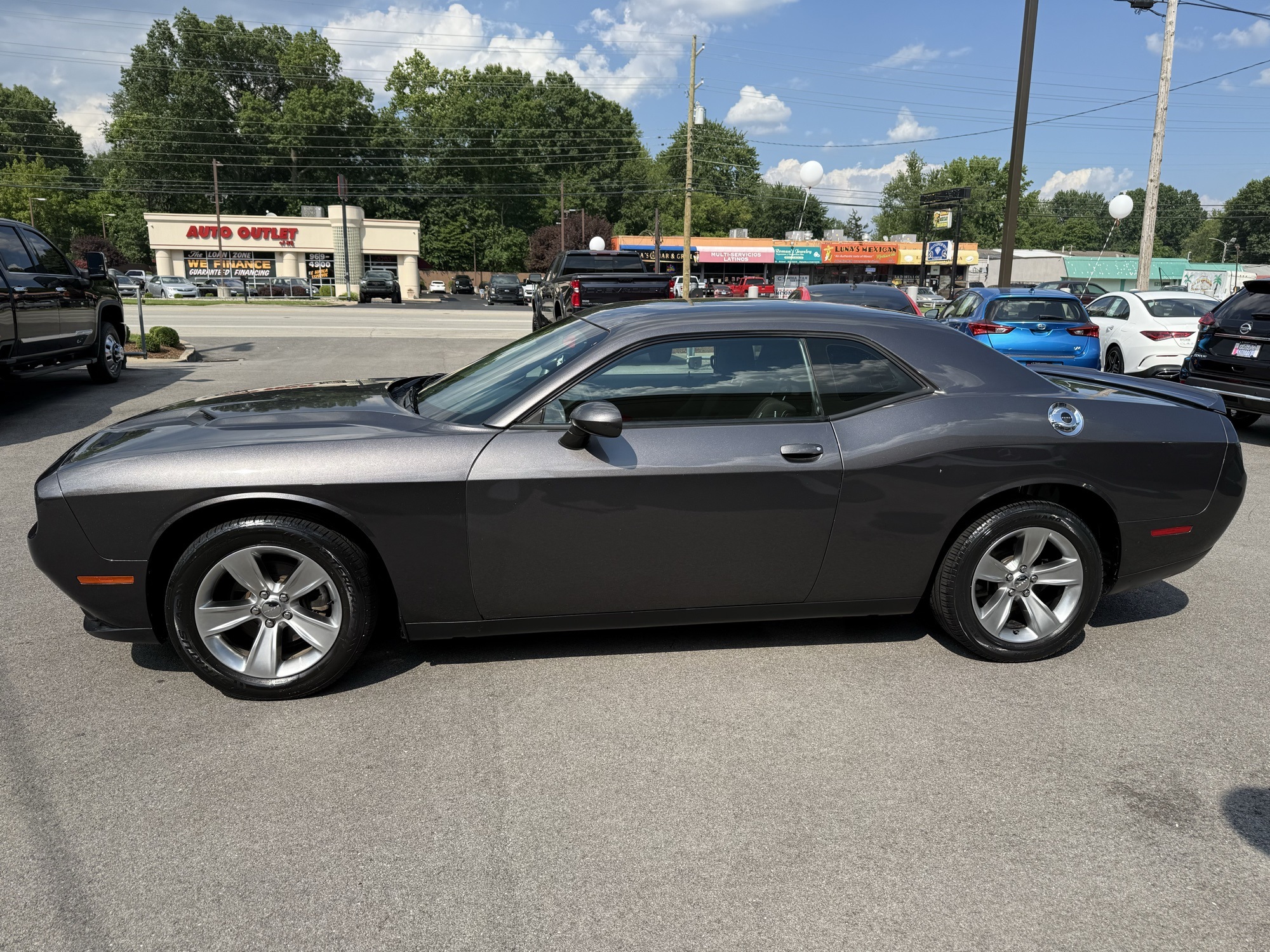2021 Dodge Challenger SXT photo 4