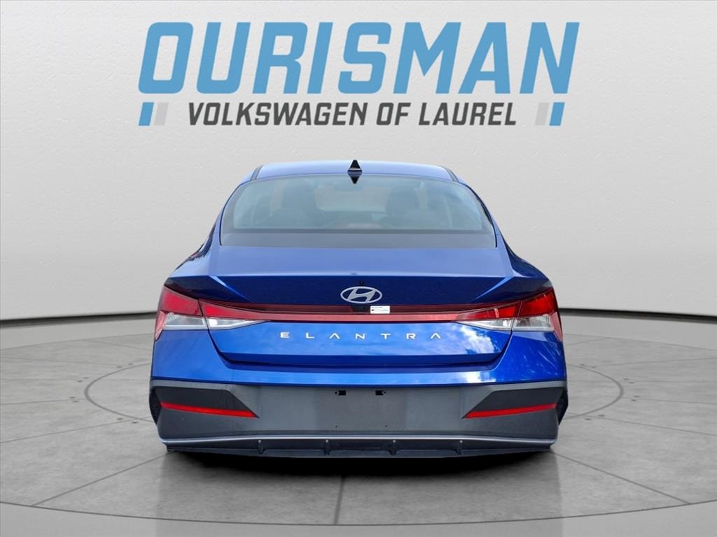 2024 Hyundai Elantra SEL photo 4