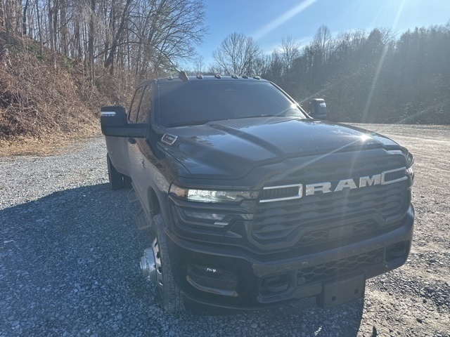 2025 RAM 3500 Big Horn Crew Cab LB DRW 4WD