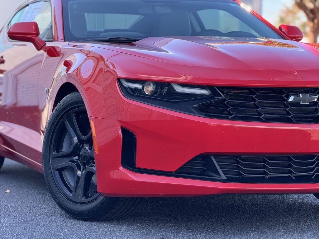 2023 Chevrolet Camaro 1LT photo 2