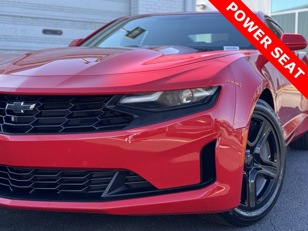 2023 Chevrolet Camaro 1LT photo 4