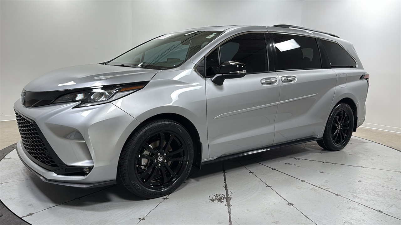 2024 Toyota Sienna XSE 7-Passenger FWD