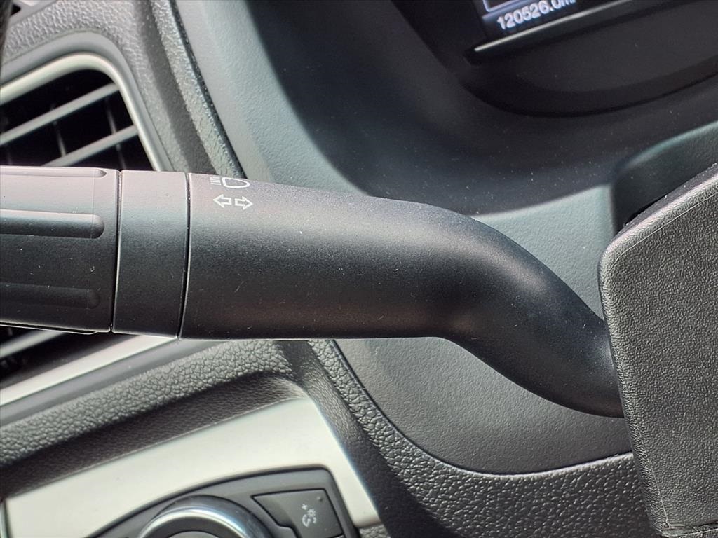 2017 Ford Explorer XLT White at Community Honda