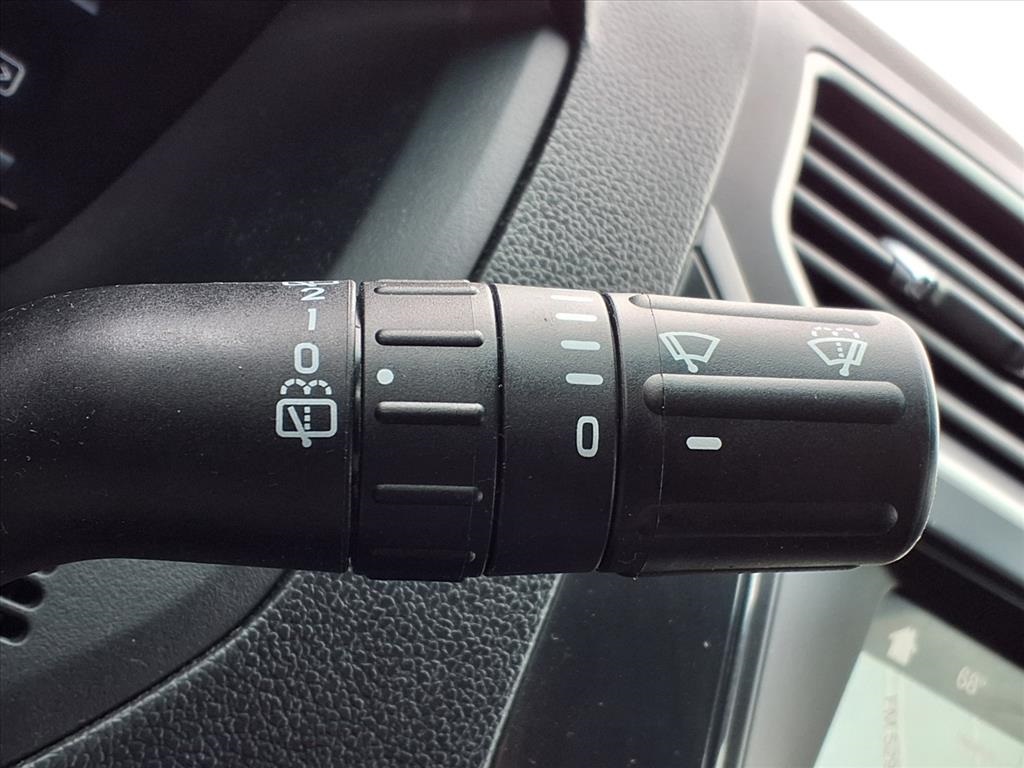 2017 Ford Explorer XLT White at Community Honda