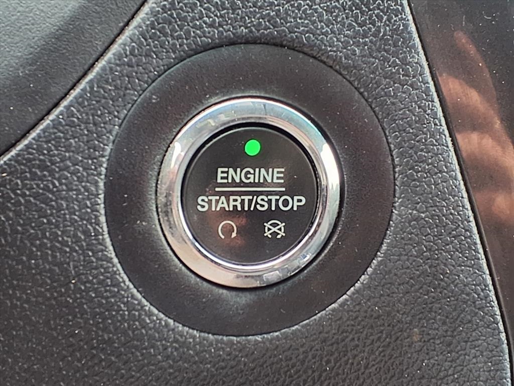 2017 Ford Explorer XLT White at Community Honda