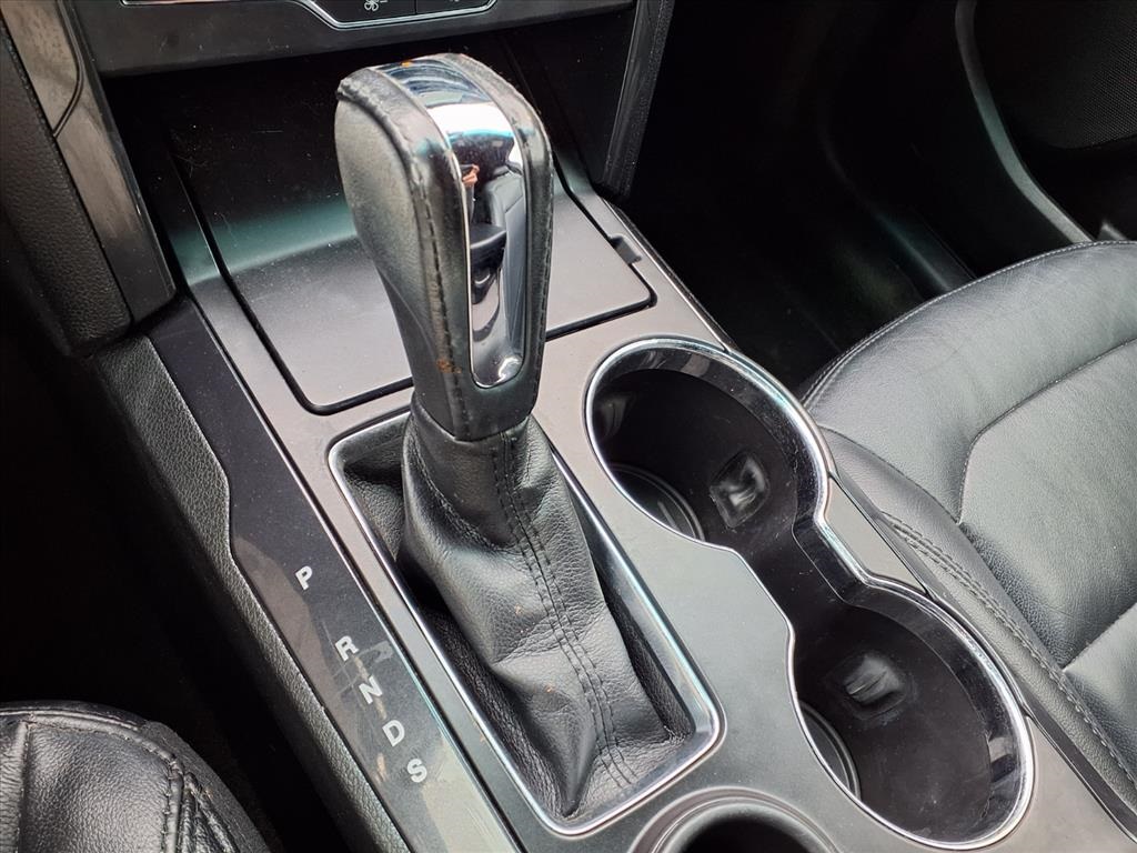 2017 Ford Explorer XLT White at Community Honda