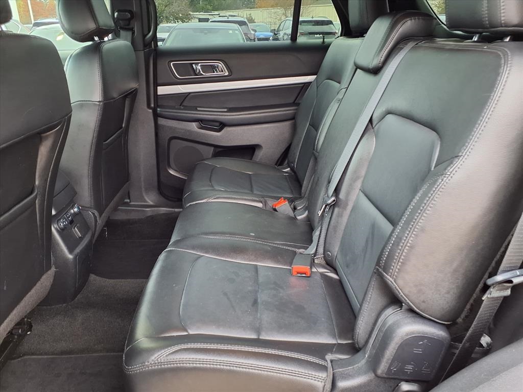 2017 Ford Explorer XLT White at Community Honda