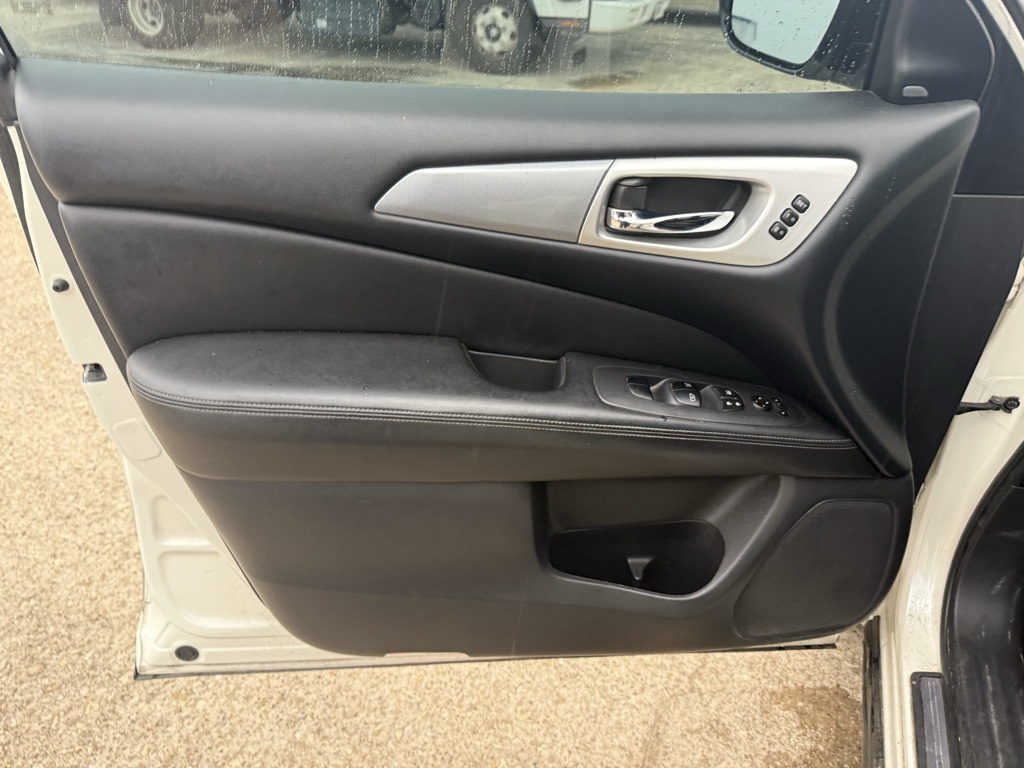 2017 Nissan Pathfinder SL White at Emmons Autoplex