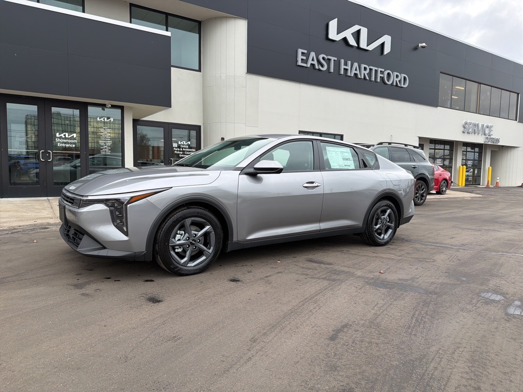 2025 Kia K4 LXS's photo
