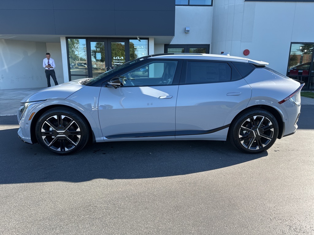2025 Kia EV6 GT-Line photo 2