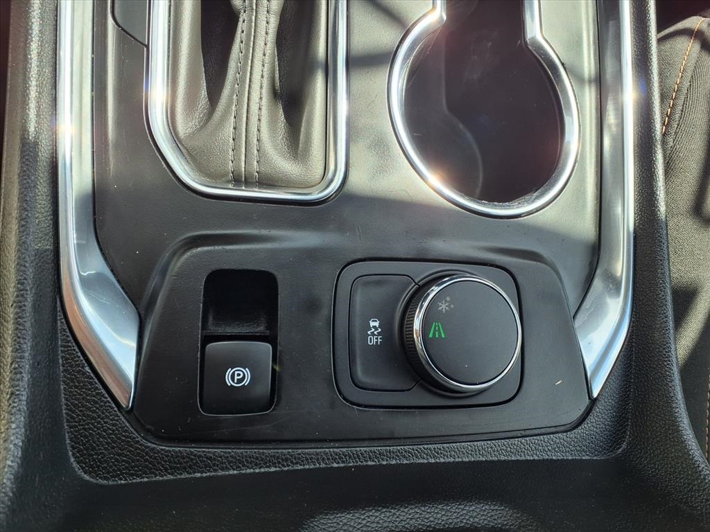 2019 Chevrolet Traverse LT Silver at Monument Chevrolet