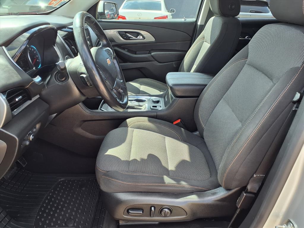 2019 Chevrolet Traverse LT Silver at Monument Chevrolet