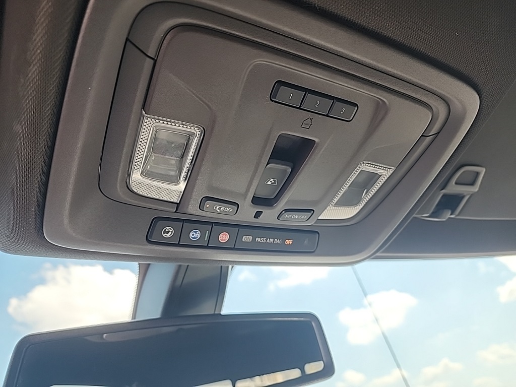 Used Car 2020 Gmc Sierra 1500  Slt For Sale In Floresville, Texas