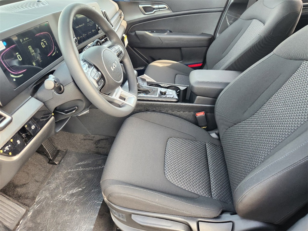 2025 Kia Sportage LX - 8