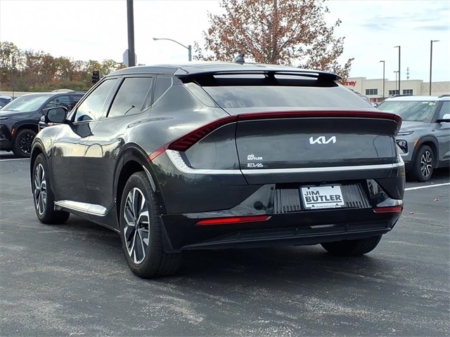 Used 2022 Kia Ev6 Wind with VIN KNDC3DLC2N5066321 for sale in Fenton, MO