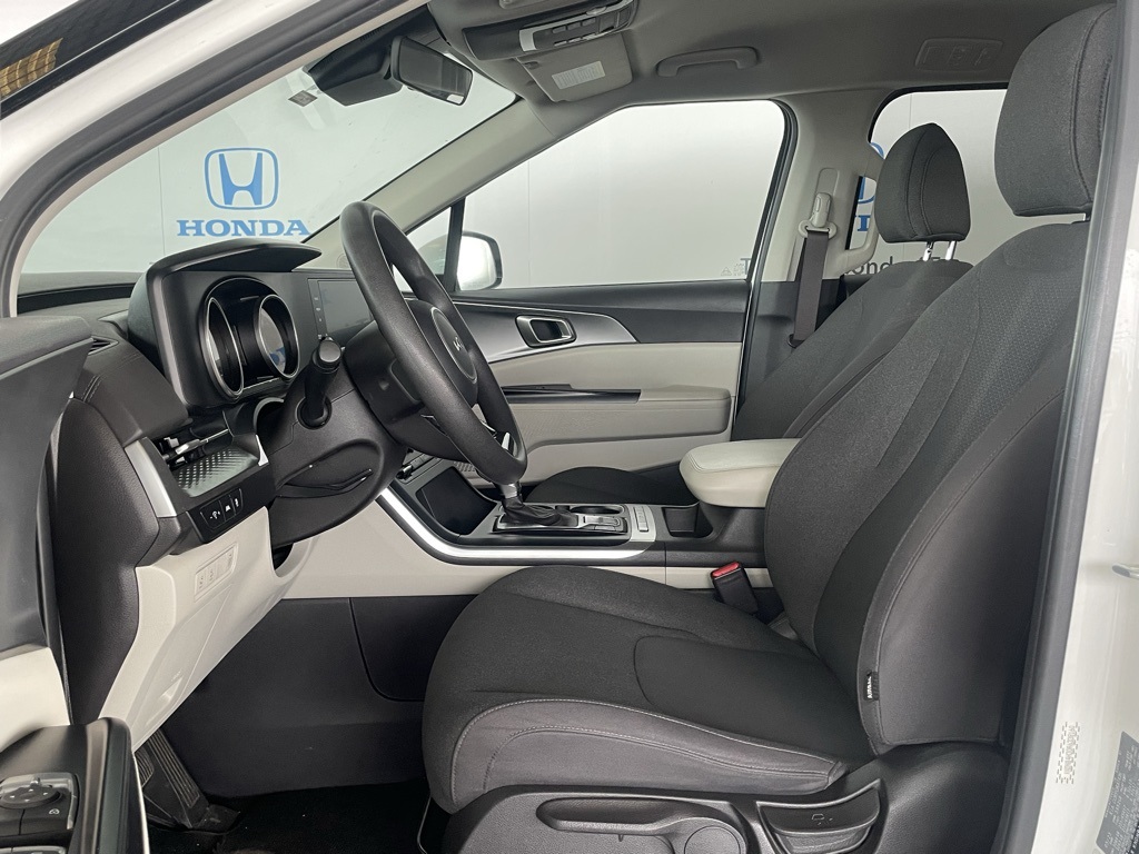 Thumbnail: 2024 Kia Carnival - 11
