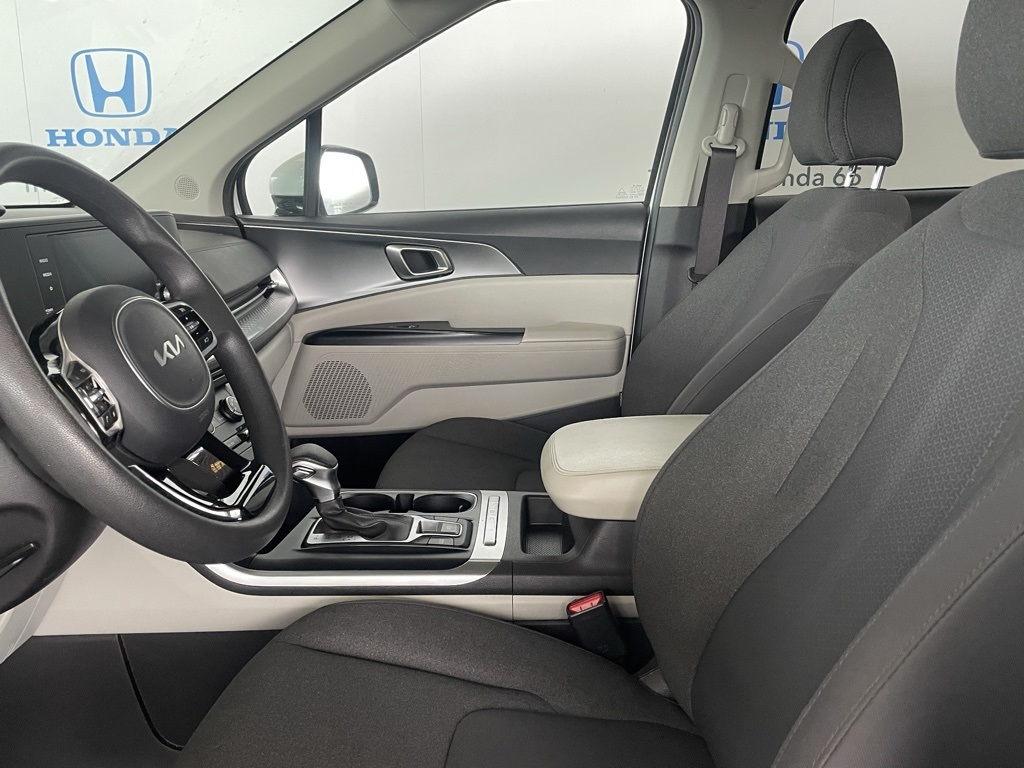 Thumbnail: 2024 Kia Carnival - 13
