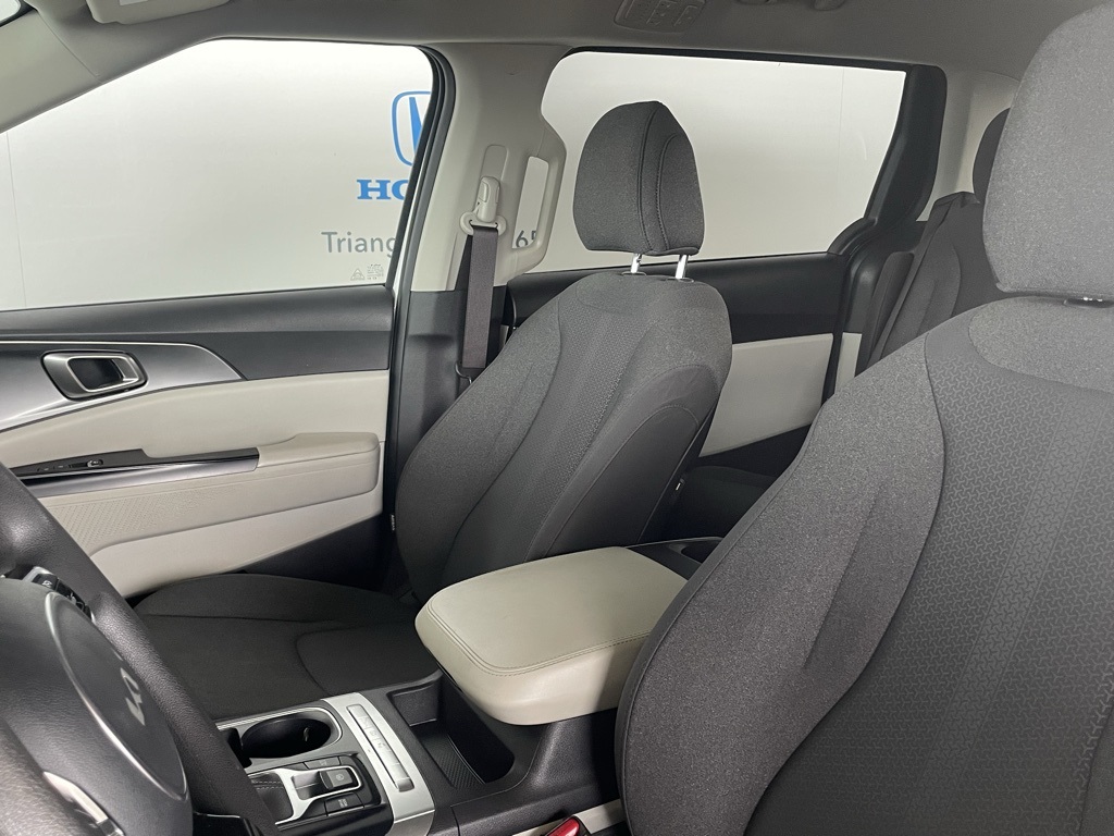 Thumbnail: 2024 Kia Carnival - 15