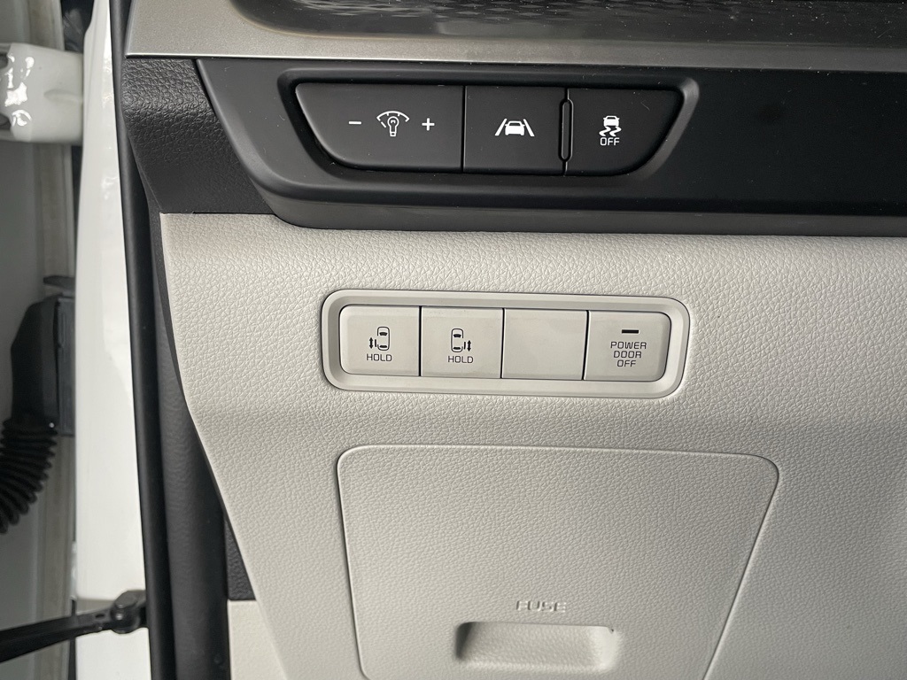 Thumbnail: 2024 Kia Carnival - 27