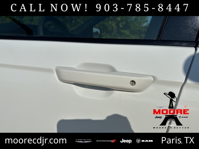 2024 Jeep Grand Cherokee Altitude photo 4