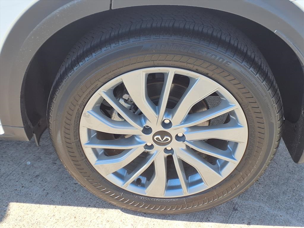 2024 INFINITI QX50 LUXE White at Gullo Toyota