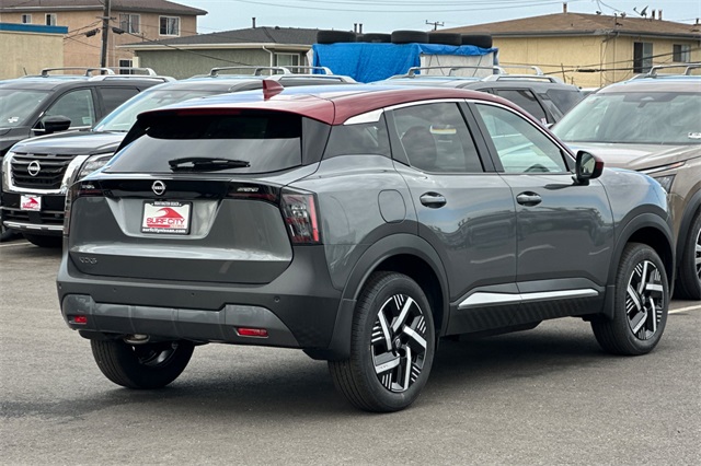 2025 Nissan Kicks SV photo 3