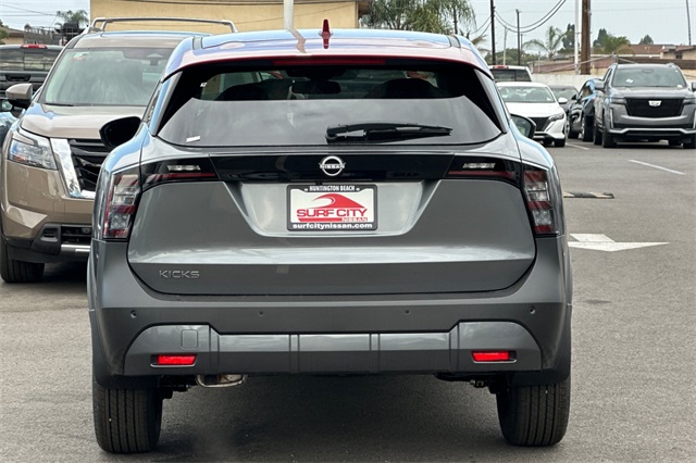 2025 Nissan Kicks SV photo 4