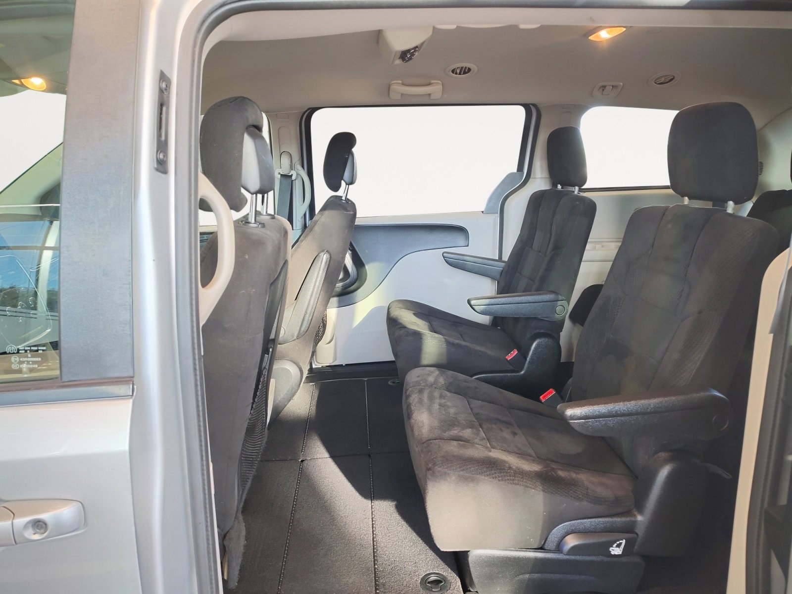 Used Car 2012 Dodge Grand Caravan  Sxt For Sale Under $10,000 In San Antonio, Texas