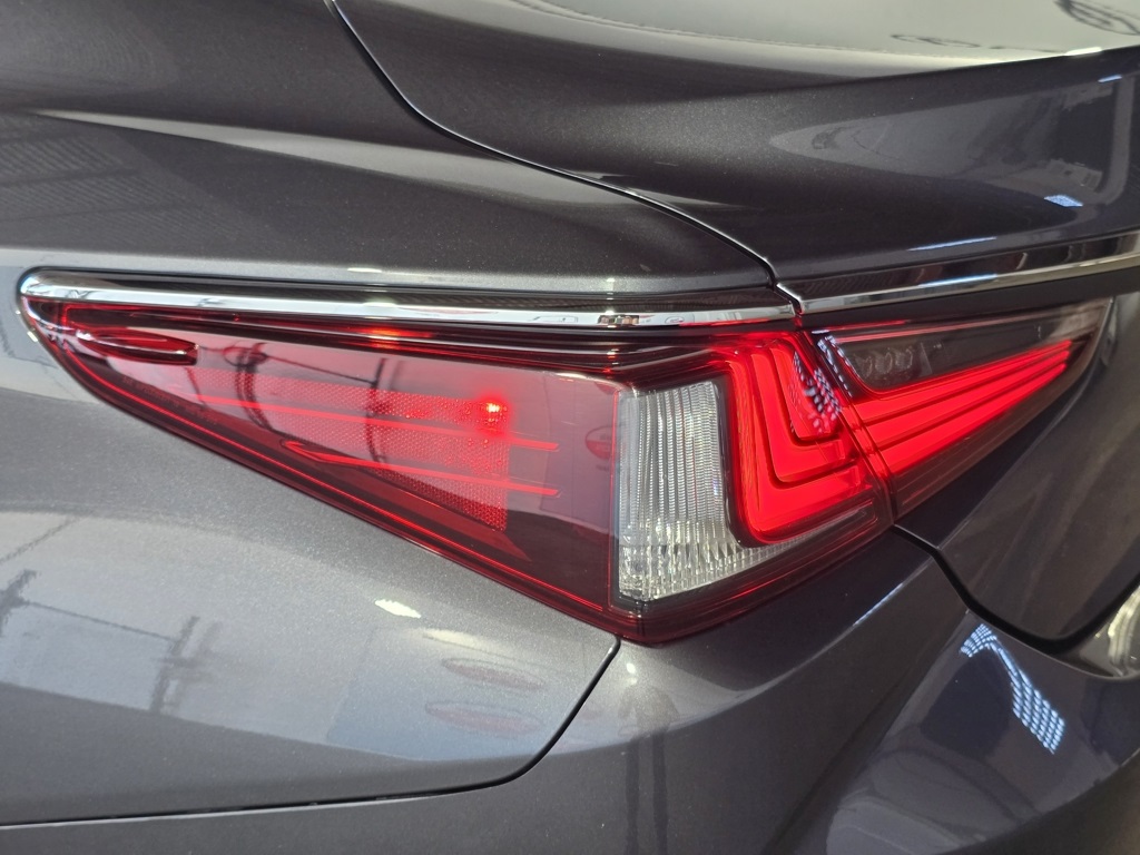 Thumbnail: 2023 Lexus ES - 10