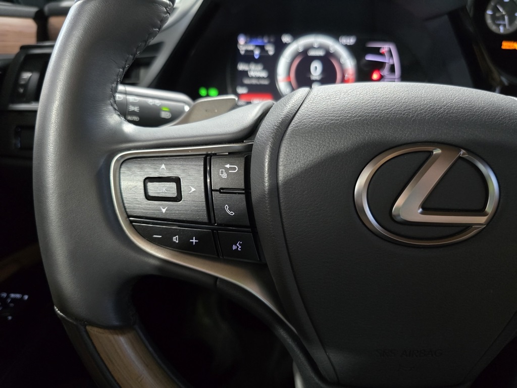 Thumbnail: 2023 Lexus ES - 16