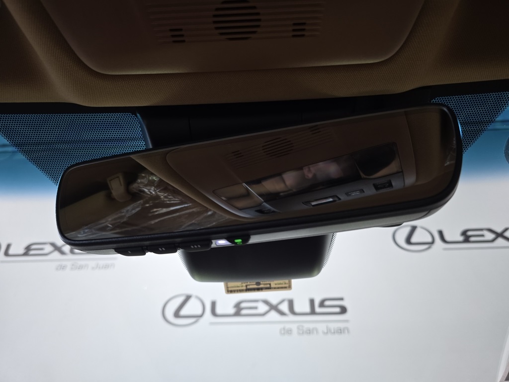 Thumbnail: 2023 Lexus ES - 20