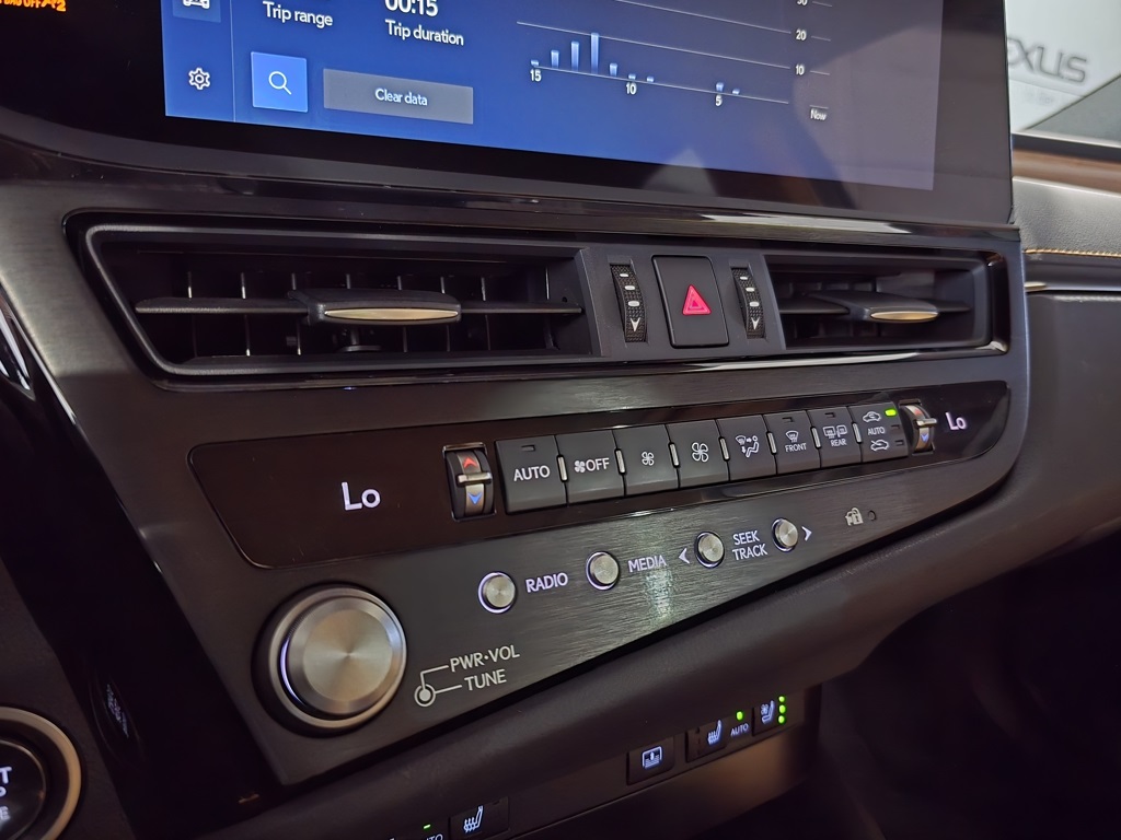 Thumbnail: 2023 Lexus ES - 22