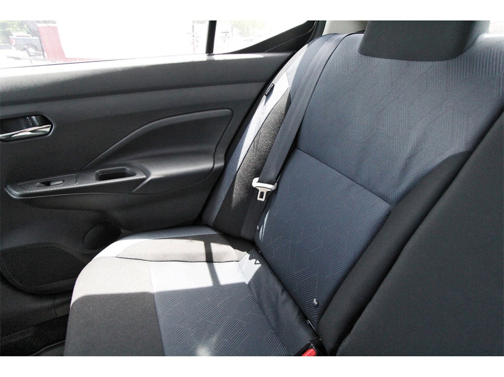 2025 Nissan Versa 1.6 SV - 10