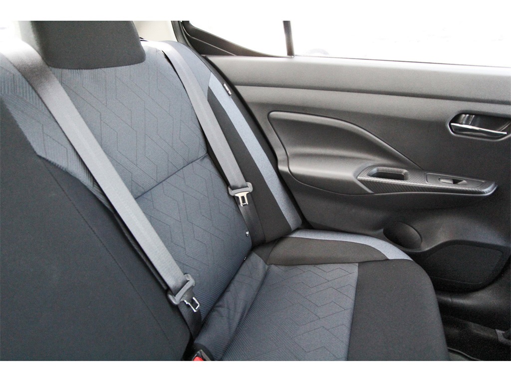 2025 Nissan Versa 1.6 SV - 11