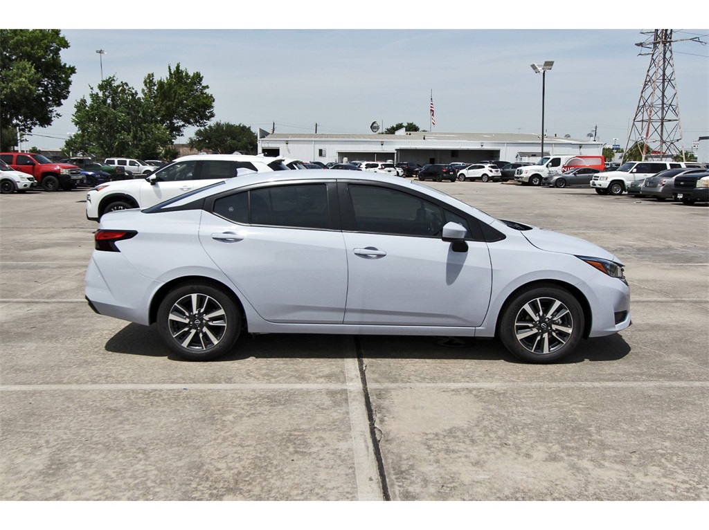 2025 Nissan Versa 1.6 SV - 4