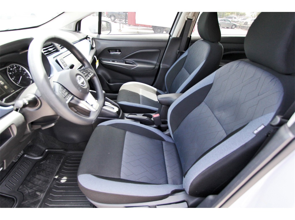 2025 Nissan Versa 1.6 SV - 5