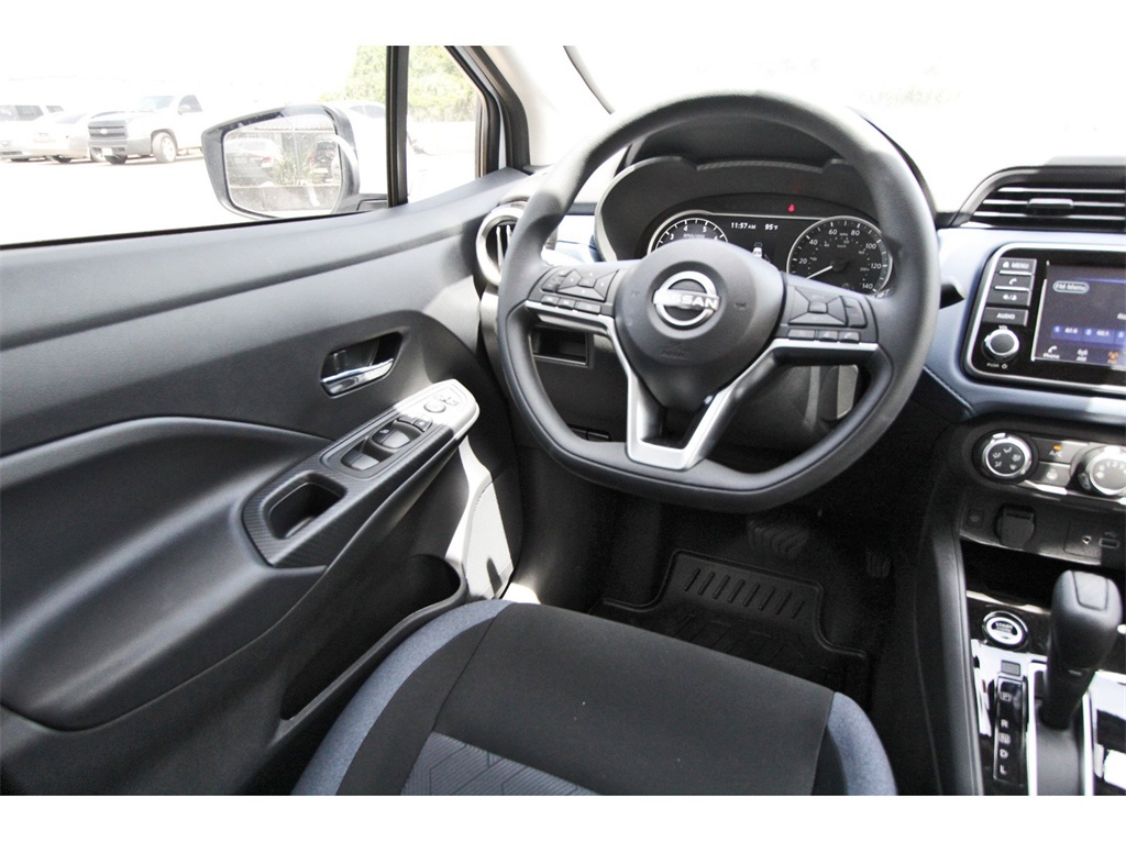 2025 Nissan Versa 1.6 SV - 7