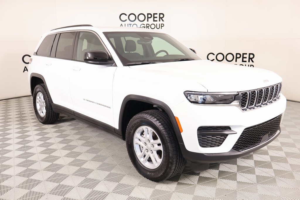 2024 Jeep Grand Cherokee Laredo RWD