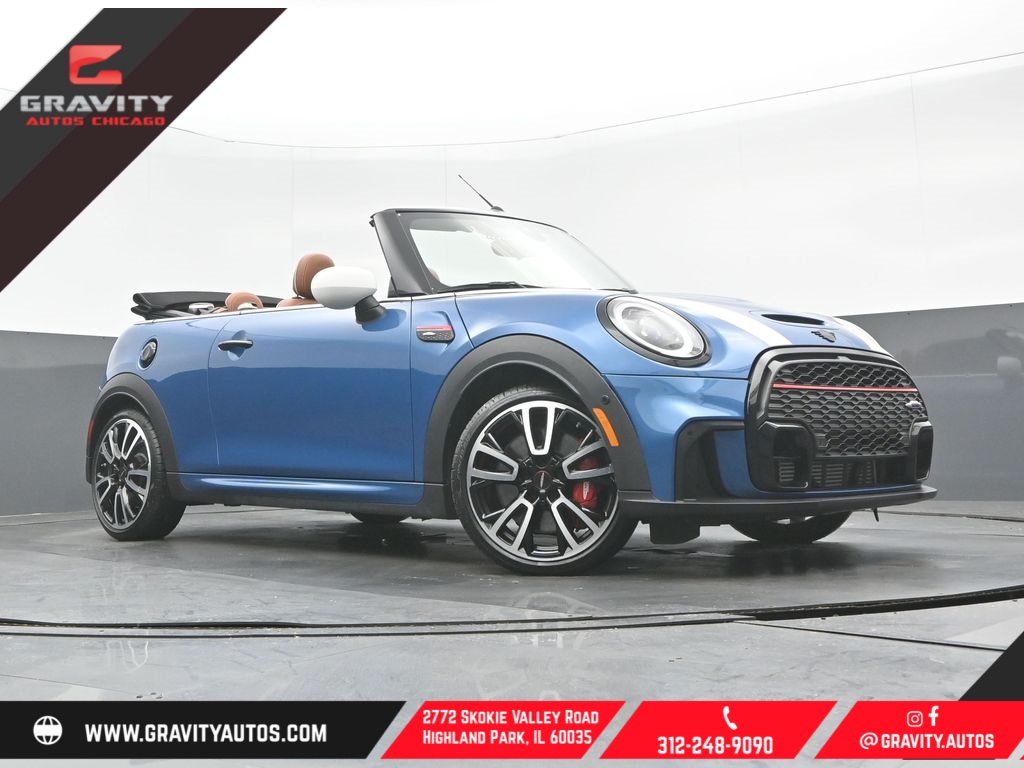 2023 MINI John Cooper Works Iconic's photo