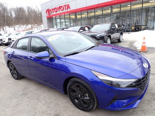 2023 Hyundai Elantra SEL FWD