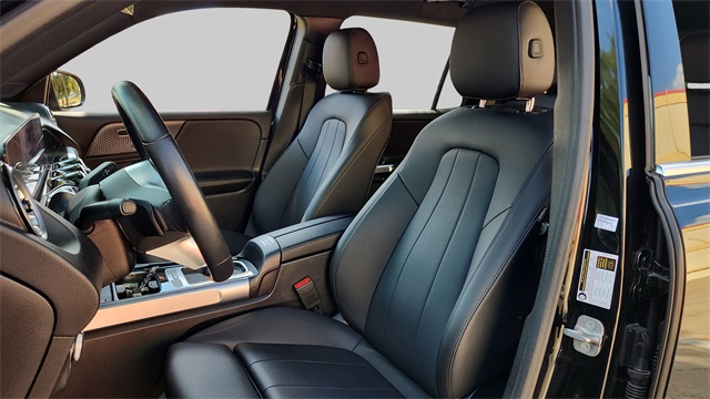 2025 Mercedes-Benz GLB