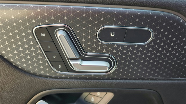 2025 Mercedes-Benz GLB