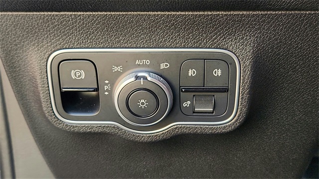 2025 Mercedes-Benz GLB