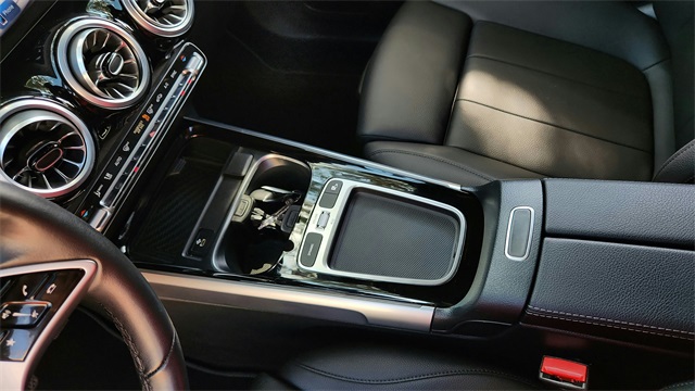 2025 Mercedes-Benz GLB