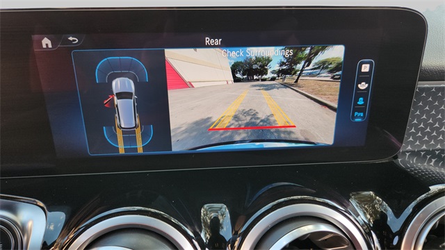 2025 Mercedes-Benz GLB