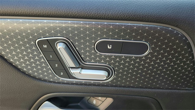 2025 Mercedes-Benz GLB