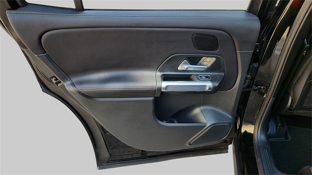 2025 Mercedes-Benz GLB