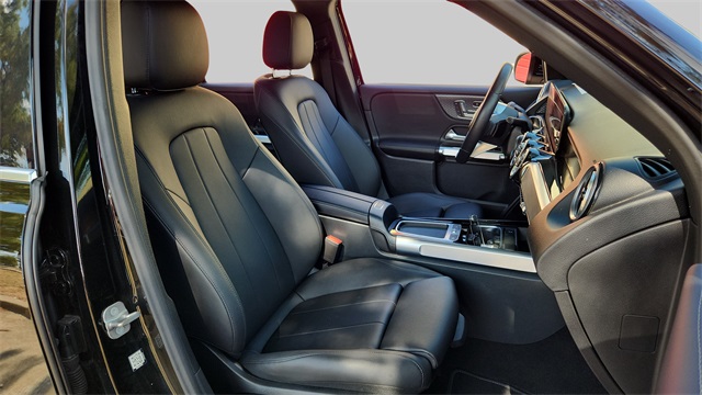 2025 Mercedes-Benz GLB